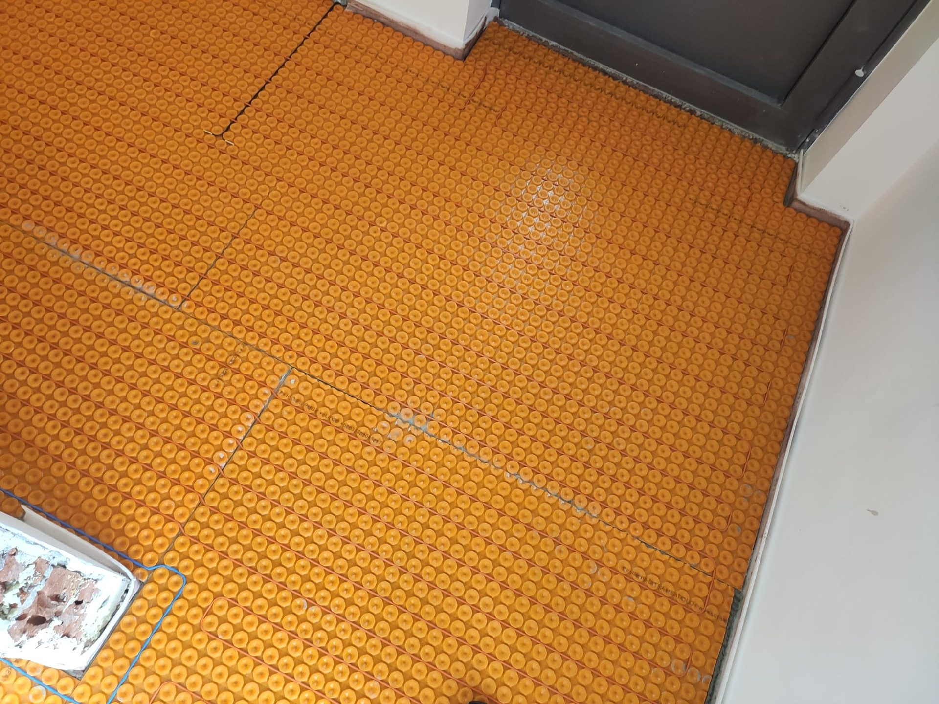 POKLÁDKA ELEKTRICKÉHO TOPENÍ PÍSNICE